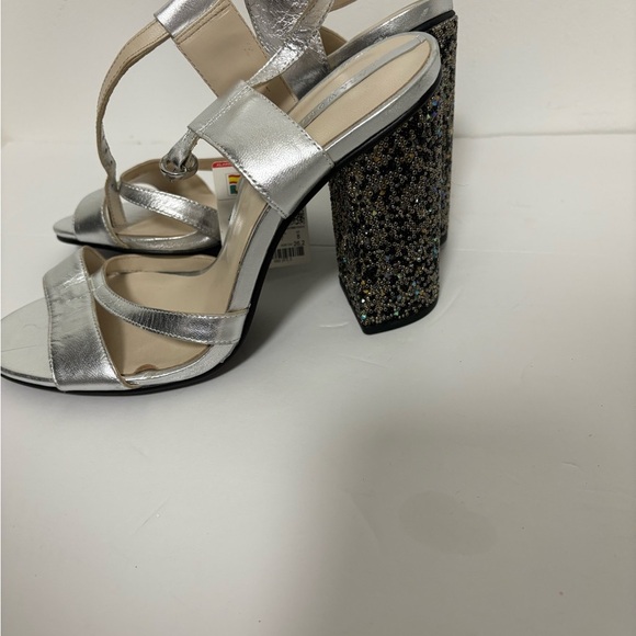 Elegant Silver Block Heel Sandals - Picture 3 of 6